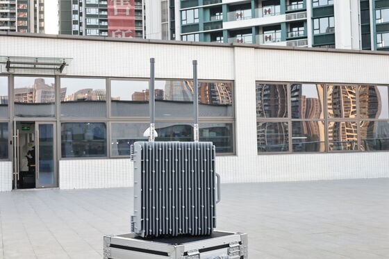 comprare Spoofer per droni GNSS a lungo raggio (5–20 km) | Inganno di navigazione di precisione | Trasmissione di segnali GNSS falsi per sistemi anti-drone di allontanamento forzato e atterraggio forzato fabbricazione online